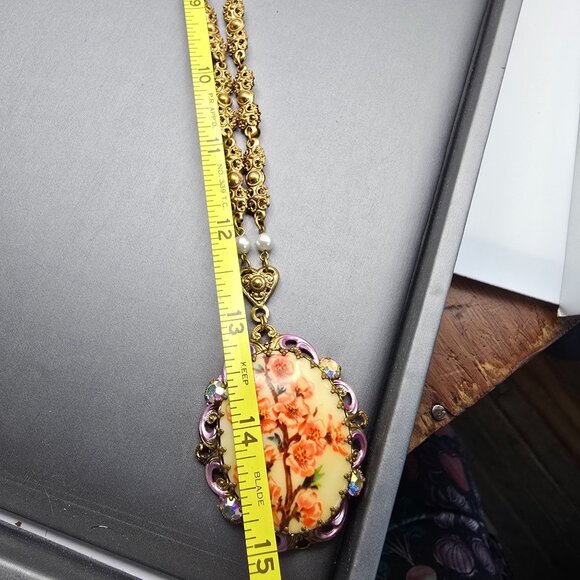 VTG West Germany Oval Filagree Floral Pendant Necklace 25" Gold Tone Pressed Met - Picture 11 of 13